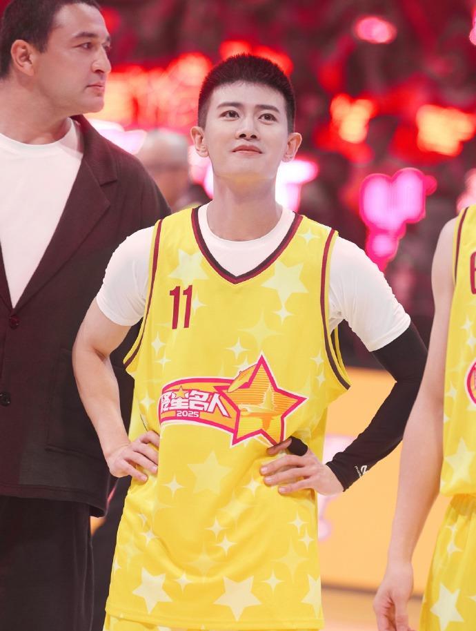 几乎成了, 丝拍摄的视, 送上了热搜