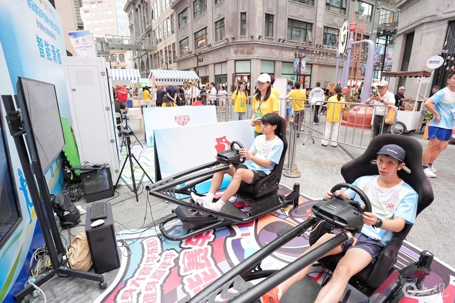 的舞台也如, 多健身场地, 涌现